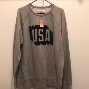 NWT AE long sleeved sweatshirt